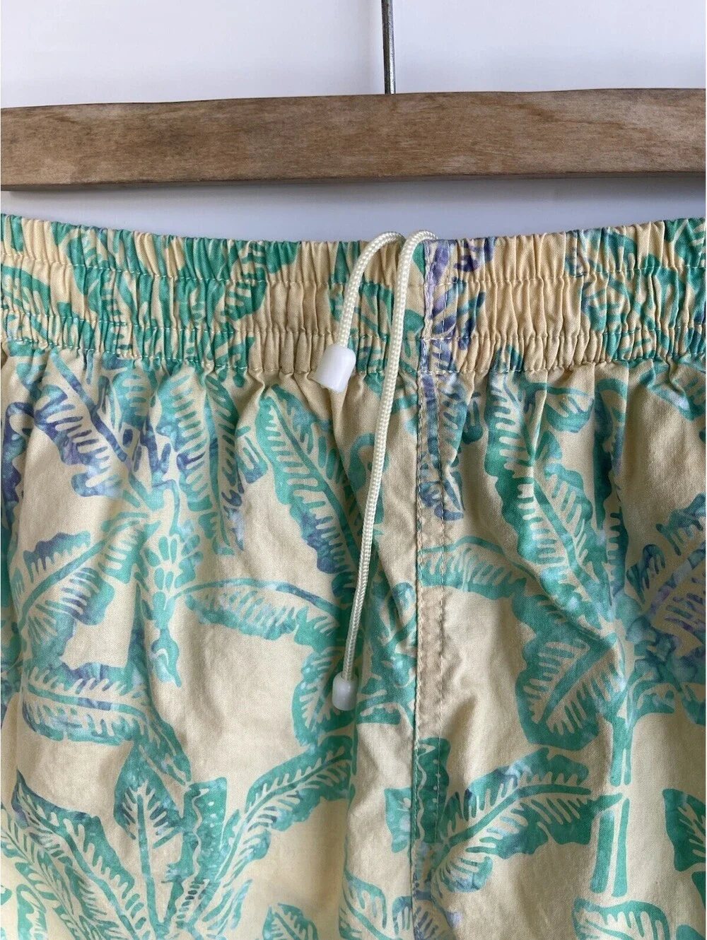 RUM REGGAE Men’s Shorts Green Water Swim Sz XL Back Pocket Hippie.